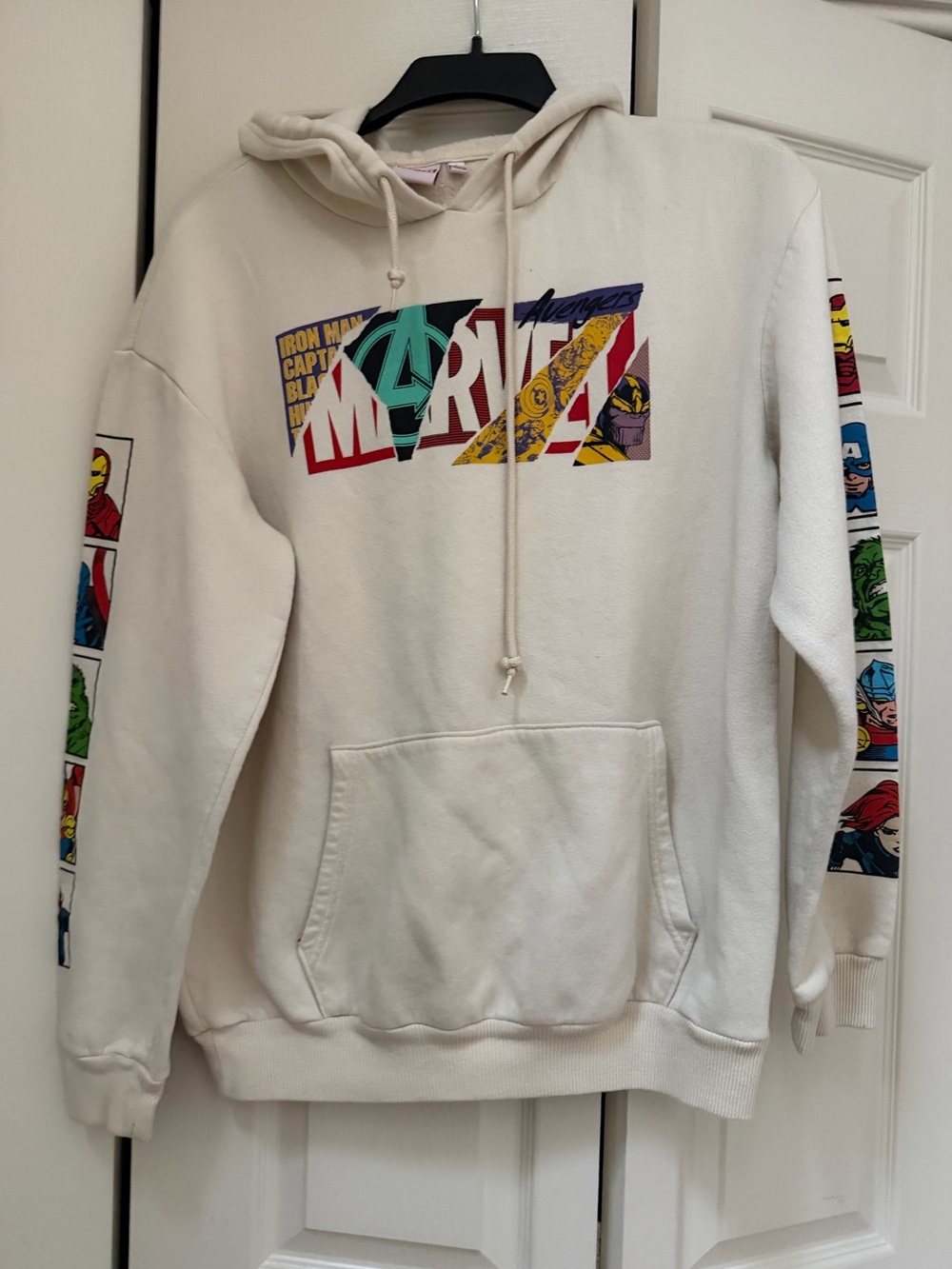 EUC - Marvel Graphic Cream Pullover Hoodie - Men's Large